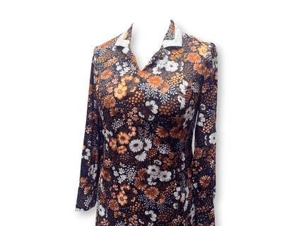 Floral 1970s Shift Dress with White-Trim Collar