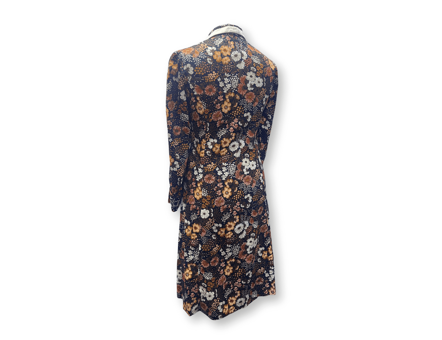 Floral 1970s Shift Dress with White-Trim Collar